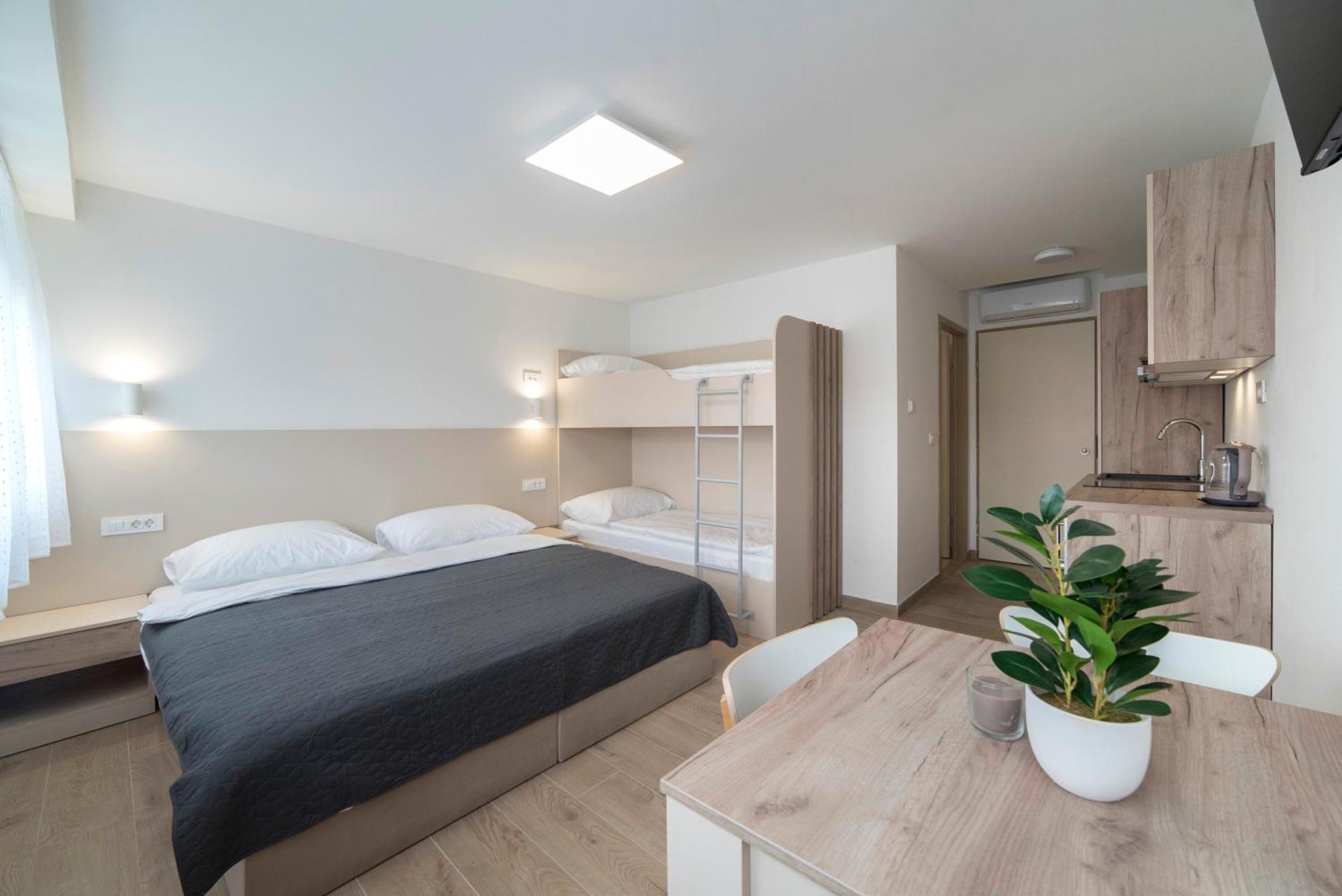 Apartments Pamer, 4Th Floor, No Elevator Zagreb Exterior photo